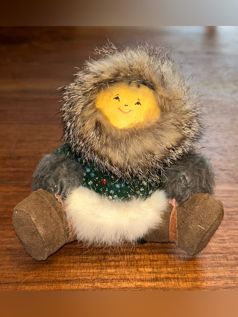 Handmade signed 2003 Lillian Hanaka Iñupiaq Alaskan Native Doll 6"